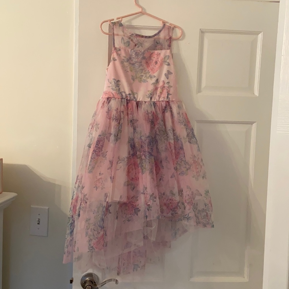 Little girls dress soft and sweet